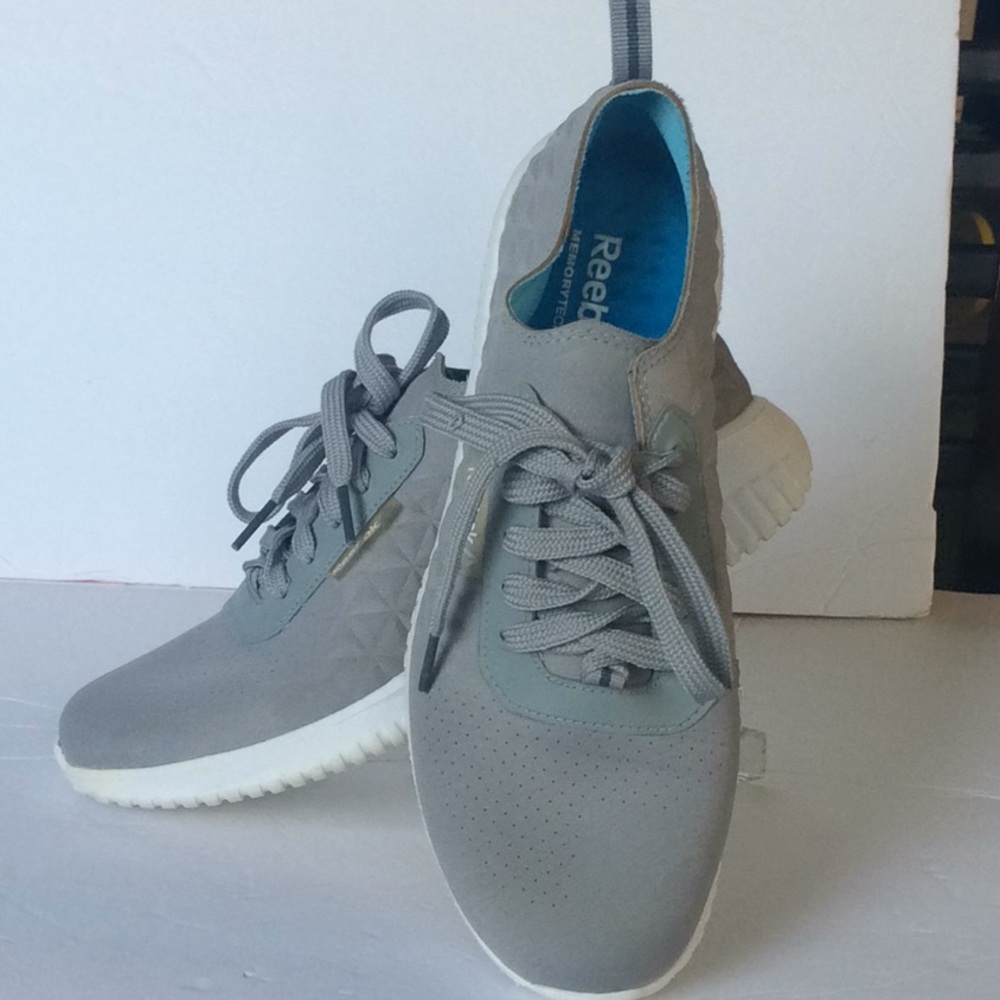 Reebok shoes - Picture 2 of 10